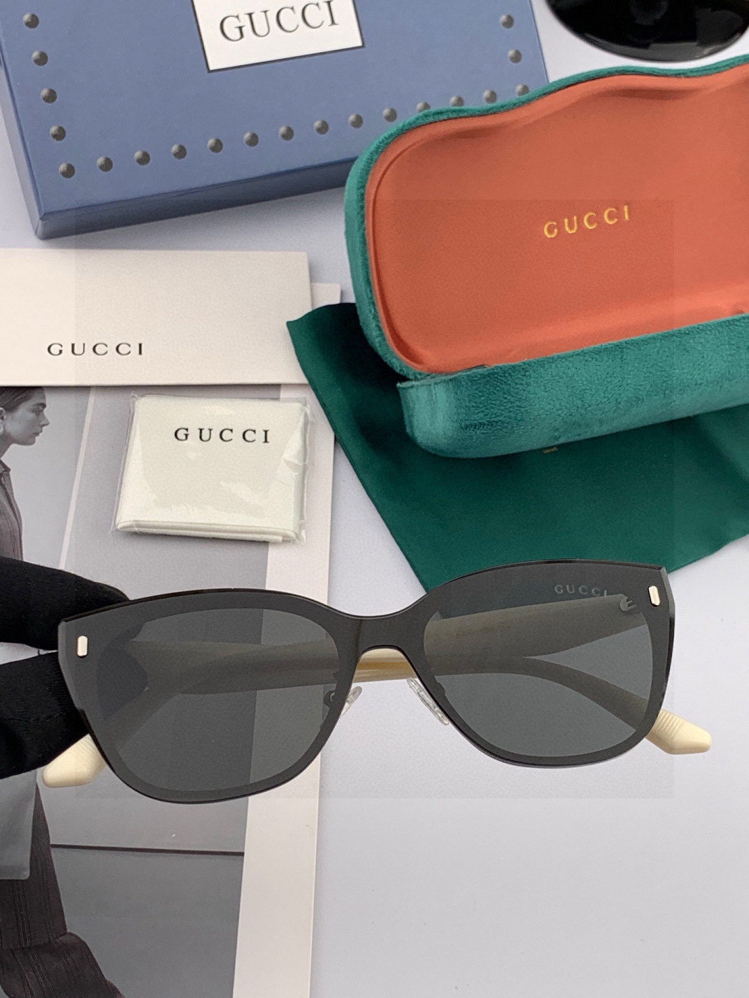 GUCCI 新款连体尼龙偏光太眼镜，情侣款时尚方框太阳镜佩戴舒适网红潮流款墨镜，大气女人范儿，大脸小脸都