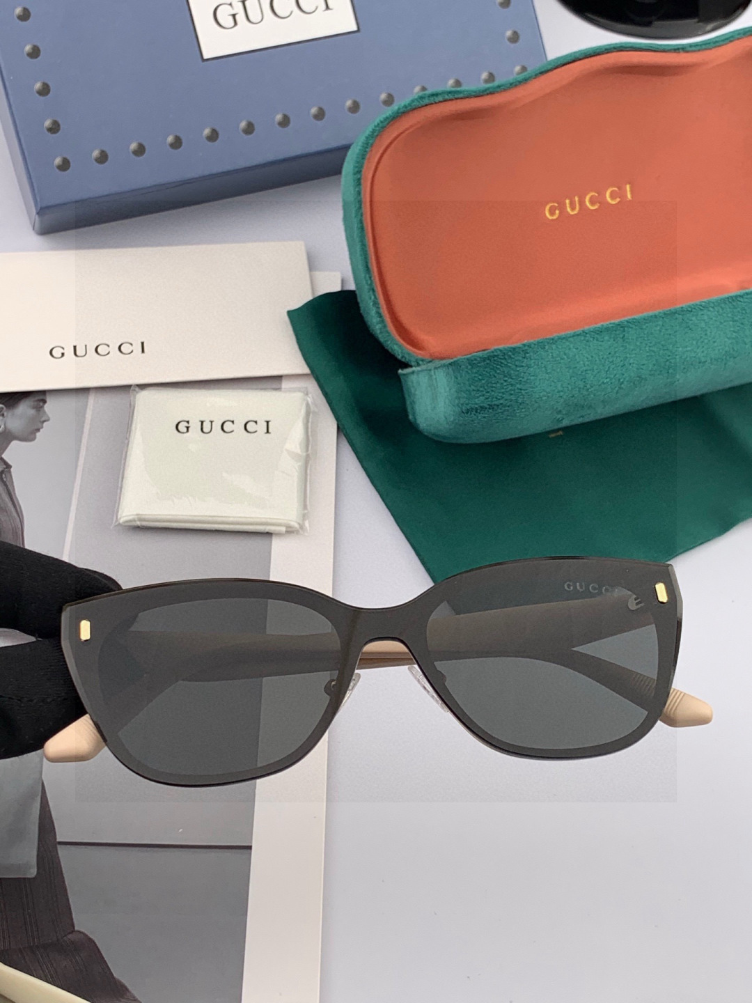 GUCCI 新款连体尼龙偏光太眼镜，情侣款时尚方框太阳镜佩戴舒适网红潮流款墨镜，大气女人范儿，大脸小脸都
