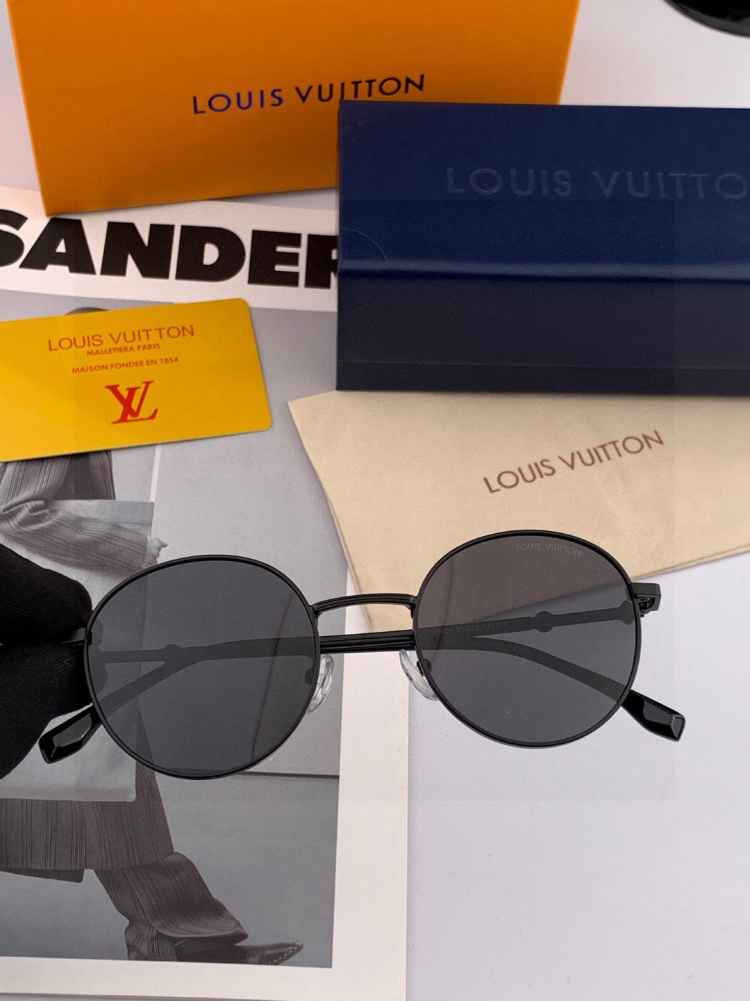 Lv 。 高品质男女款墨镜 👍 进口宝丽来偏光镜片 。蛤蟆镜 开车钓鱼都可 。百搭显瘦墨镜韩版男士飞行员