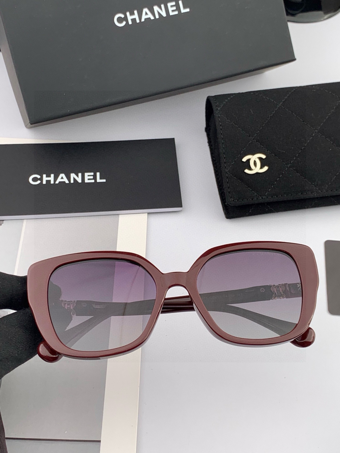 【CHANEL】香奈儿 新款潮流爆款 时尚方框太阳镜 佩戴舒适 网红潮款墨镜 女士高清加厚偏光太阳镜🕶️