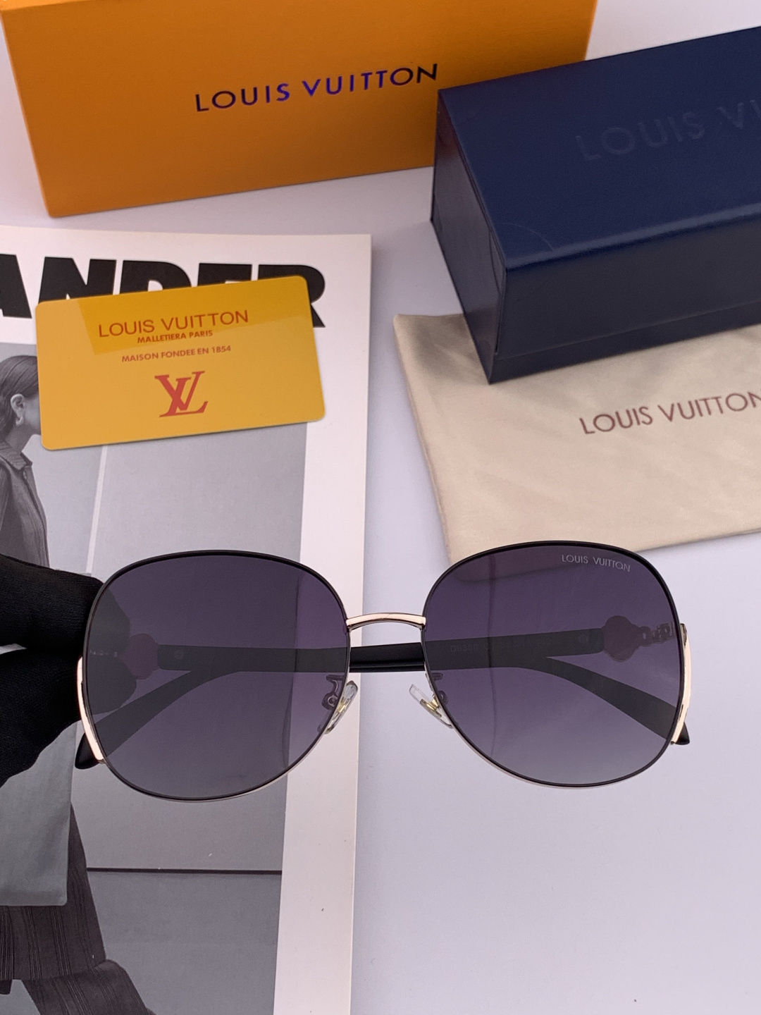 LV 太阳镜潮品官网模特同款 [玫瑰][玫瑰]四叶草🍀精致个性设计简约时尚 高品质值得拥有绝对潮爆整个夏