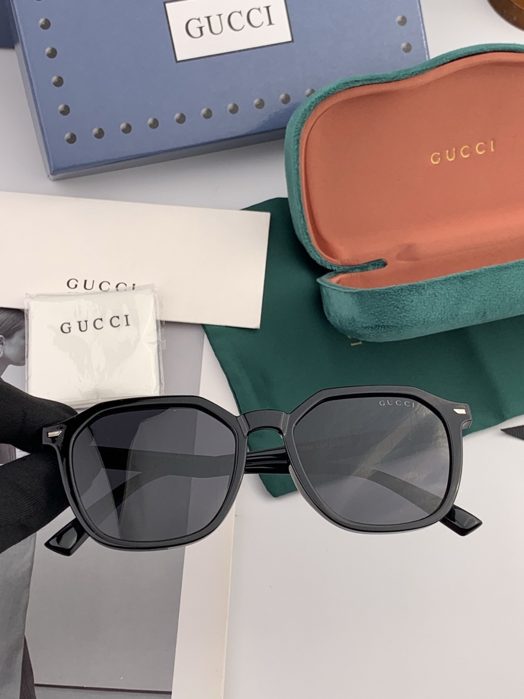 Gucci古奇 新款连体驶驾镜墨镜出行必众备多明星同款 太阳镜 男女太士阳镜飞行 型号：G6358