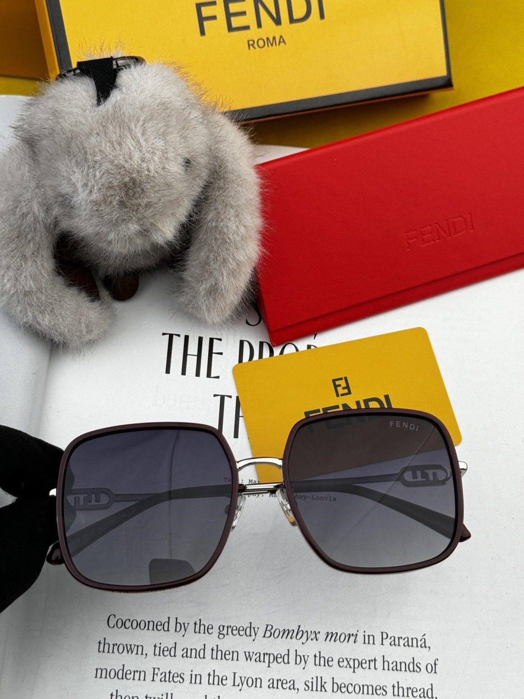 🔺 【芬迪】开春新款 潮流爆款 时尚方框偏光太阳镜 高品质 佩戴舒适 网红潮款墨镜 女士高清偏光太阳镜🕶