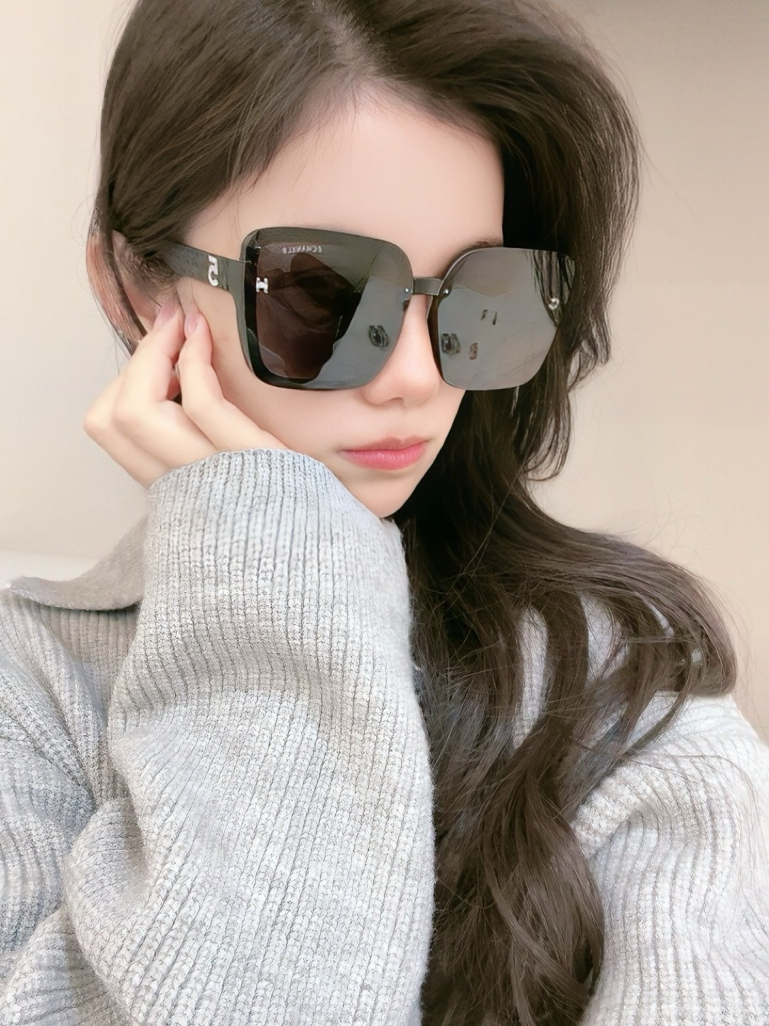 新品CHANEL 香奈儿太阳镜以独特魅力和前卫风格诠释春夏最新眼镜，质感超好佩带舒适 型号：CH2305