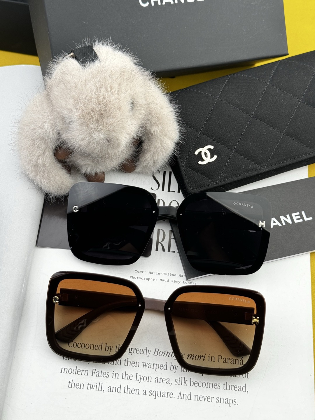 新品CHANEL 香奈儿太阳镜以独特魅力和前卫风格诠释春夏最新眼镜，质感超好佩带舒适 型号：CH2305