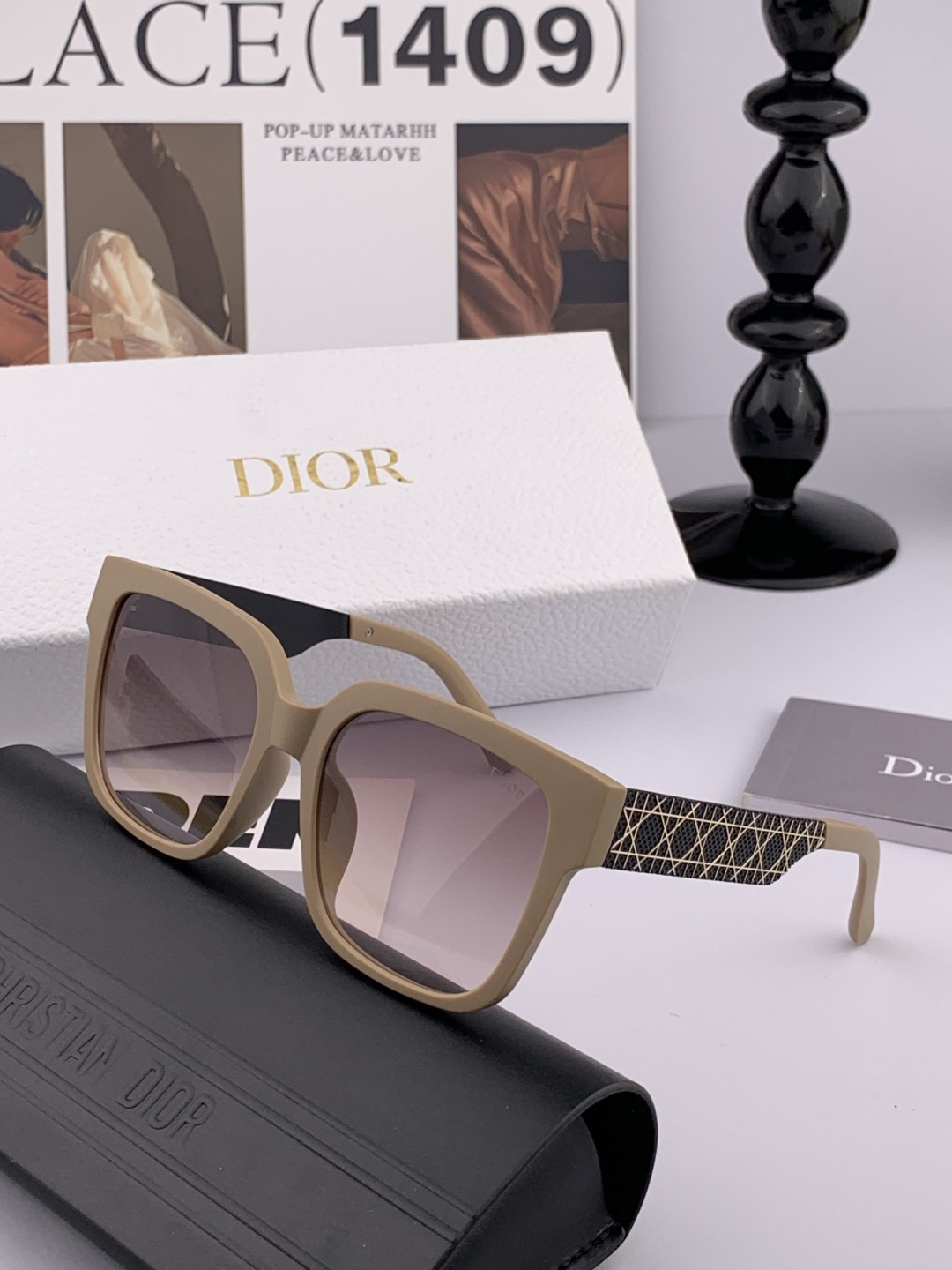🔺 【DIOR-迪奥】开春新款 潮流爆款 时尚方框太阳镜 高品质 佩戴舒适 网红潮款墨镜 型号：D830