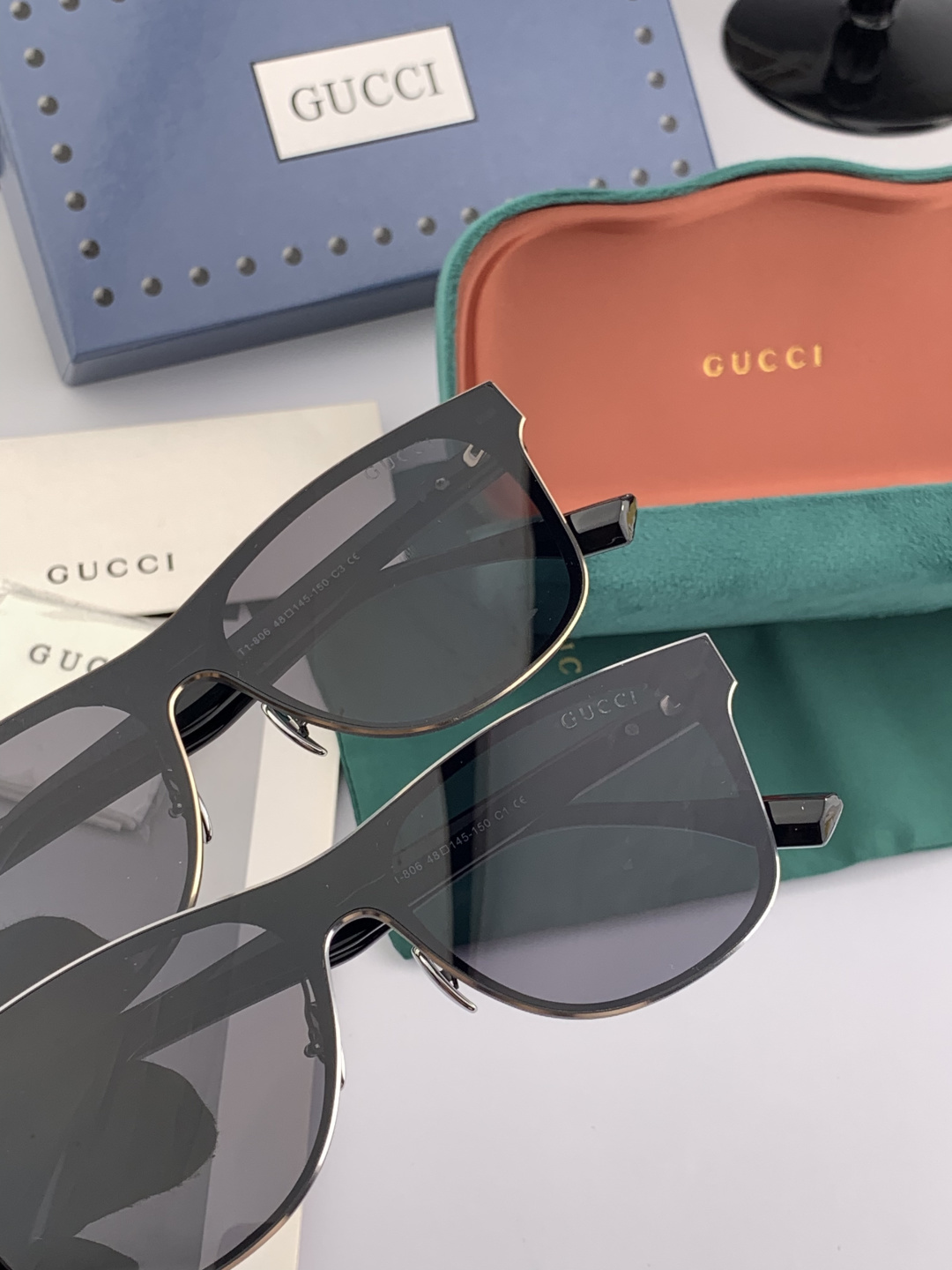 连体镜GUCCI 开春新款一体镜 大框太阳镜男女同款 😎 爆款大框尼龙太阳镜 超逼格超酷 镜腿品牌设计感