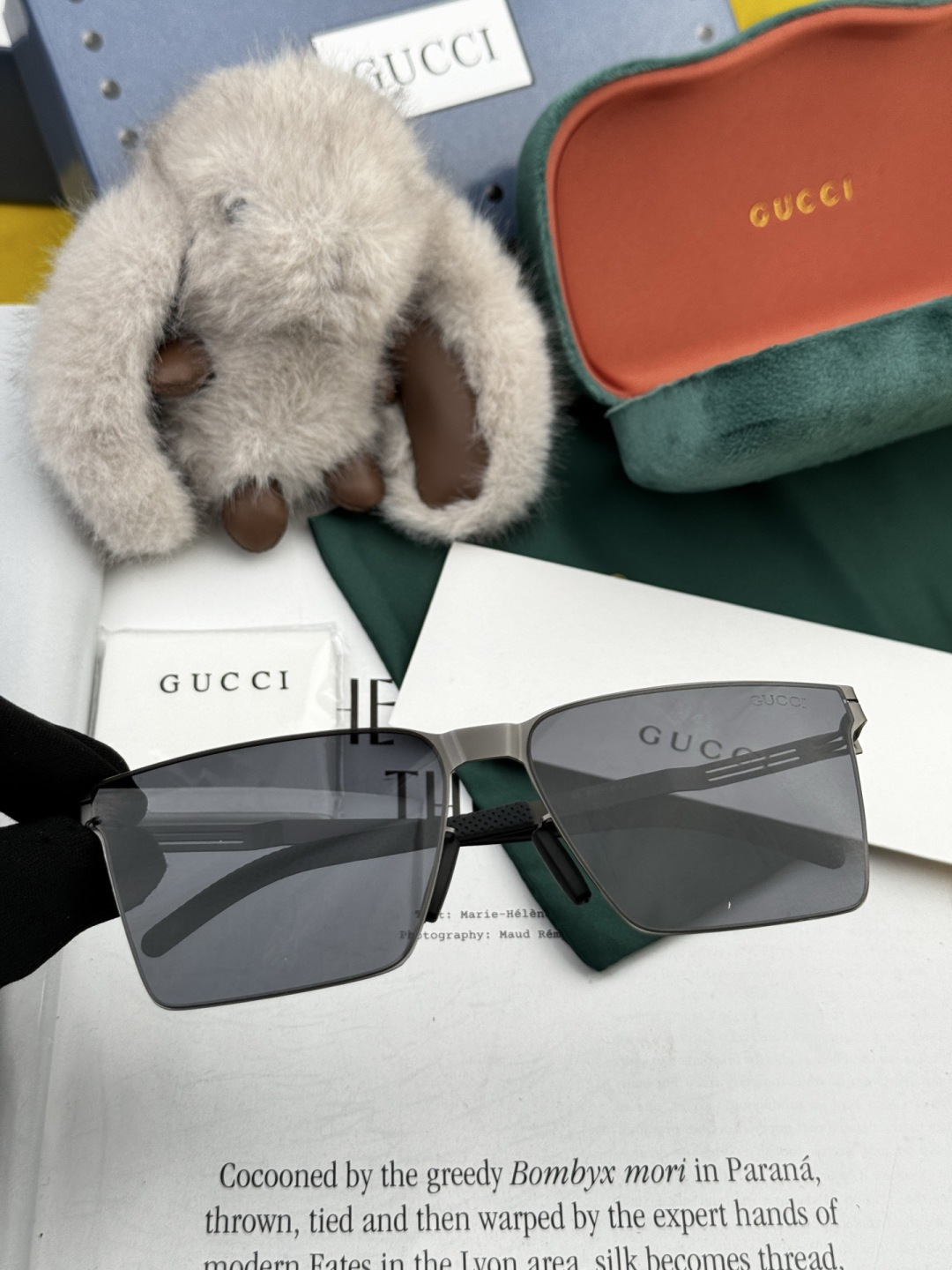 GUCC* 新款男女情侣款太阳iP电镀永不褪色 卖点：超轻超有弹性整幅眼镜无螺丝重要的是压不坏、镜片：高