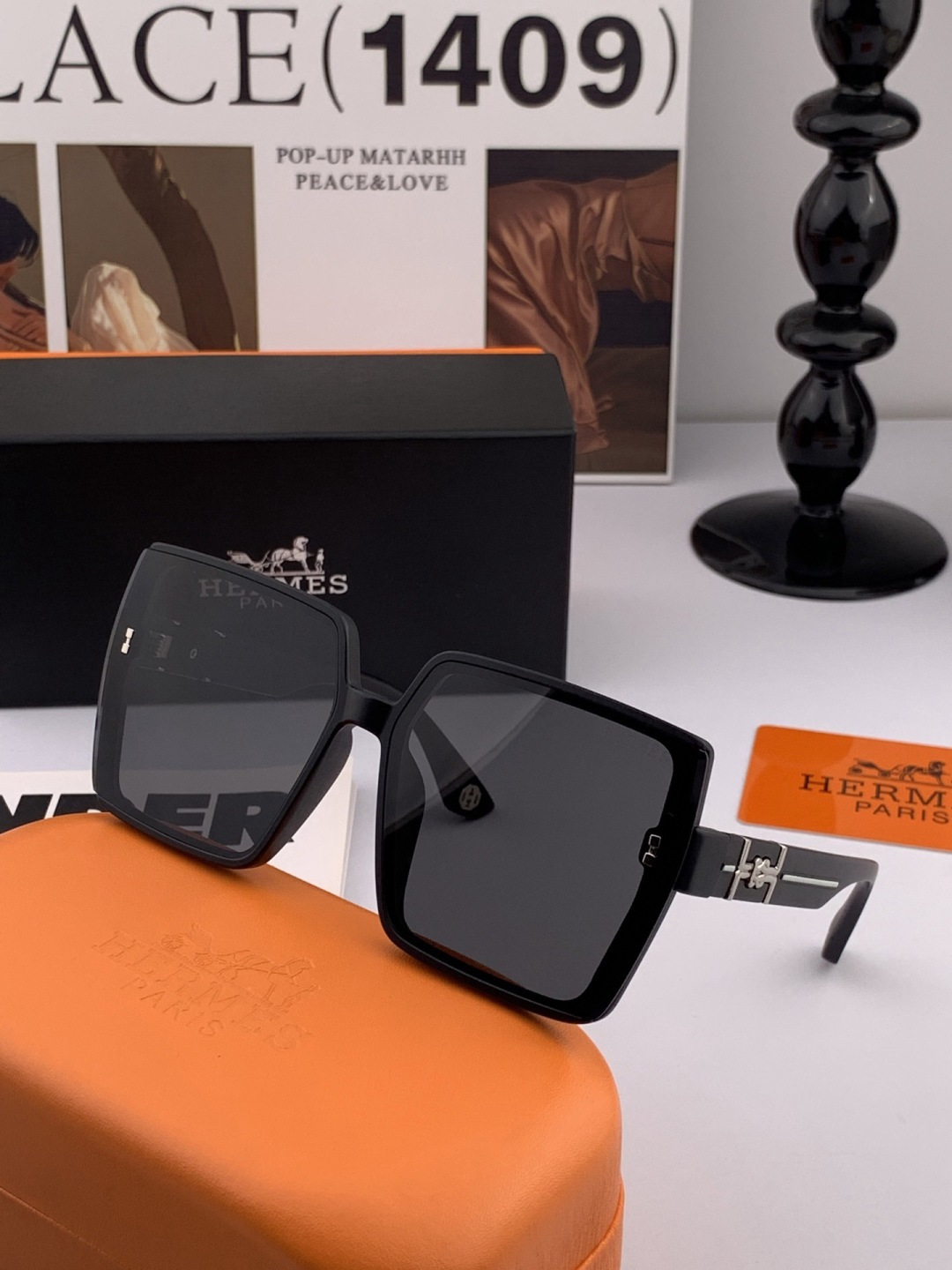 【TR尼龙系列】爱马仕 经典的方框设计，不挑脸型，无论搭配大衣还是连衣裙都非常显气质尼龙镜片预防紫外线 