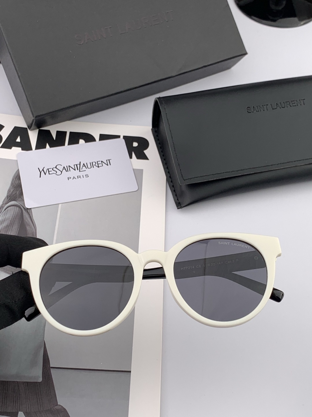 👑 【新款】🕶🔝🔝🔝🎁🎁🎁时尚百搭 超显脸小 佩戴舒适品牌:Ysl 圣罗兰 💎 材质: 加厚偏光镜片型号