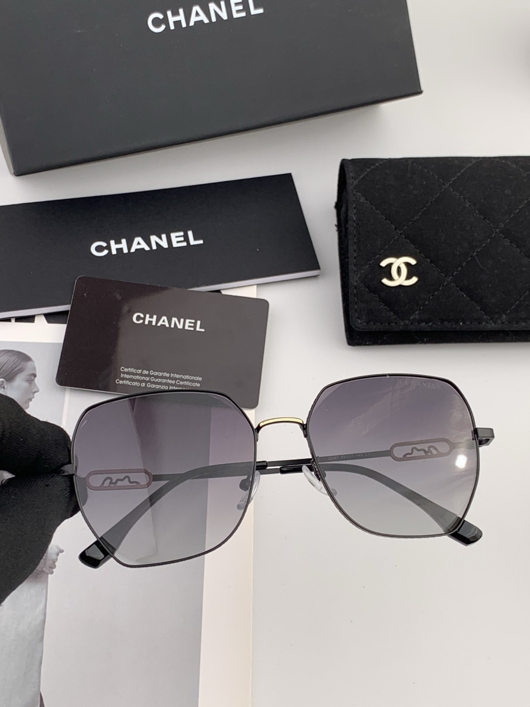 【CHANEL】香奈儿 新款尼龙偏光太眼镜，无框钻石 切边更有质感，大气女人范儿，大脸小脸都好看 ！型号