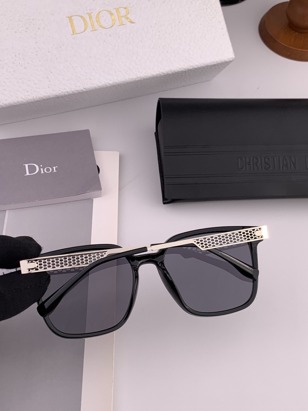🔺 【DIOR】开春新款 潮流爆款 时尚方框偏光太阳镜 高品质 佩戴舒适 网红潮款墨镜 女士高清偏光太阳