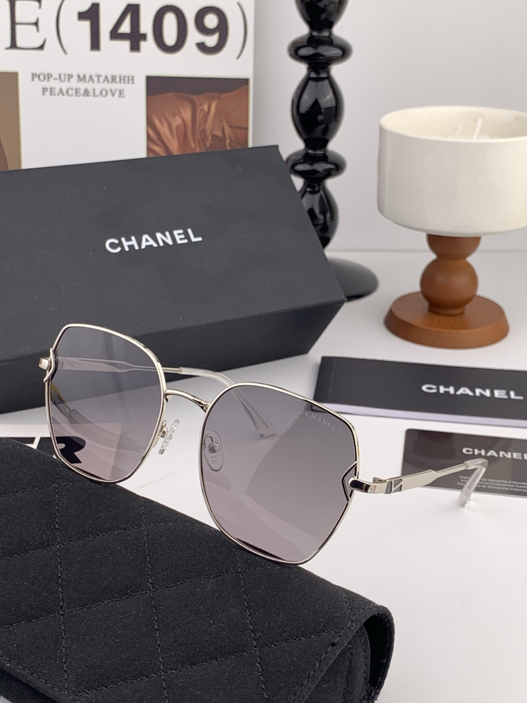 新品CHANEL 香奈儿太阳镜以独特魅力和前卫风格诠释春夏最新眼镜，质感超好佩带舒适 型号：CH9581