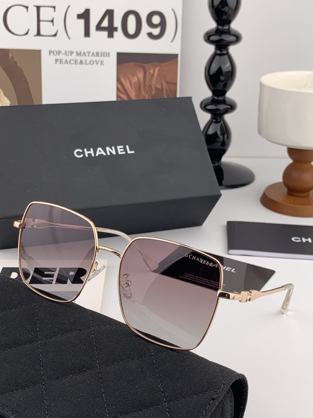 新品CHANEL 香奈儿太阳镜以独特魅力和前卫风格诠释春夏最新眼镜，质感超好佩带舒适 型号：CH2581