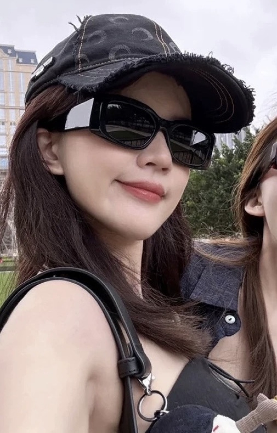 🔺 【GUCCI】开春新款 潮流爆款 时尚方框偏光太阳镜 高品质 佩戴舒适 网红潮款墨镜 女士高清尼龙偏