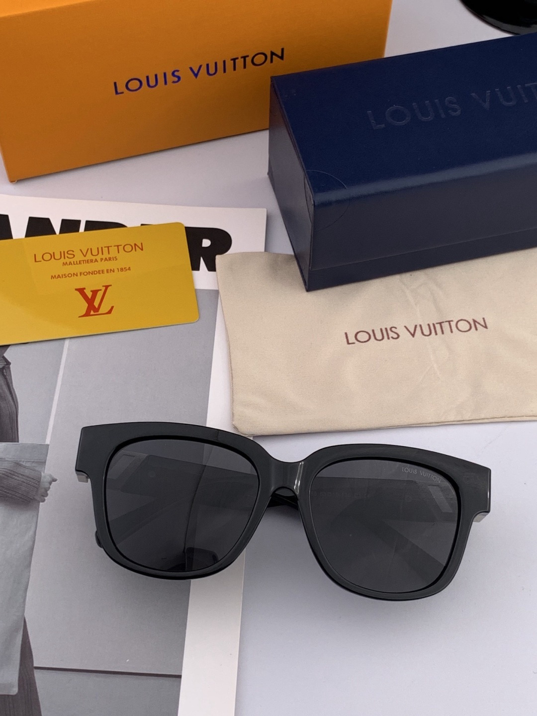 【TR偏光系列】lv大框太阳镜墨镜经典的方框设计，不挑脸型，无论搭配大衣还是连衣裙都非常显气质偏光镜片预