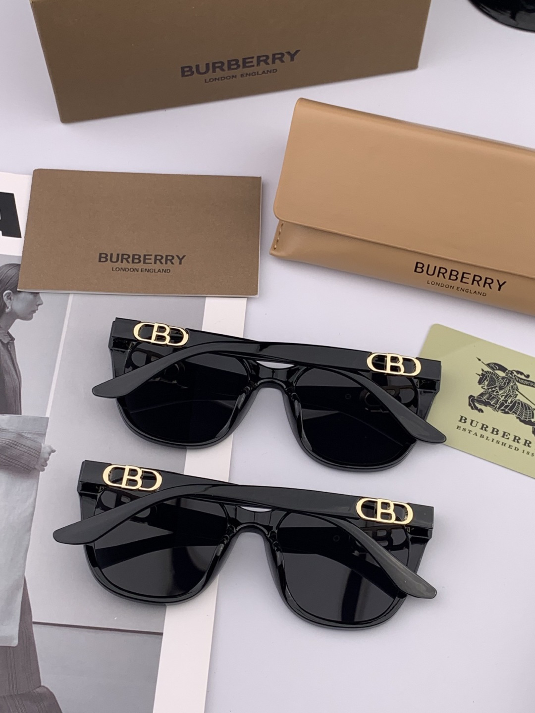 【偏光系列太阳镜】🎈原版出货 巴宝莉网红超爆款💙经典奢华全球风[强][酷][亲亲] 时尚方框太阳镜[得意