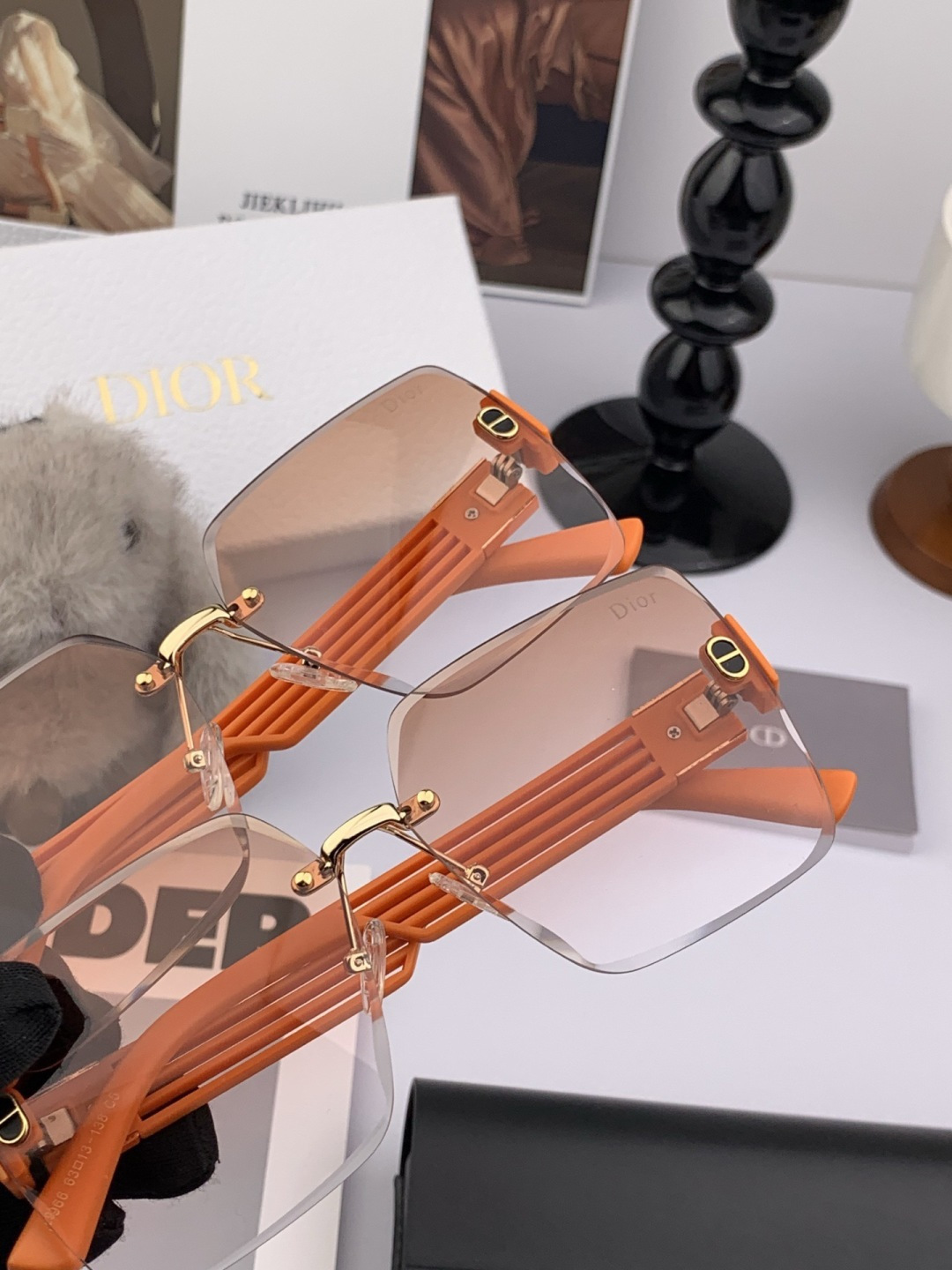 🔺 【DIOR-迪奥】开春新款 潮流爆款 时尚方框太阳镜 高品质 佩戴舒适 网红潮款墨镜 型号：D629