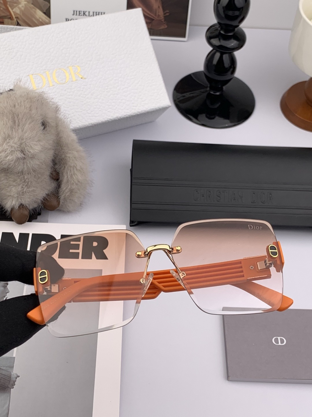 🔺 【DIOR-迪奥】开春新款 潮流爆款 时尚方框太阳镜 高品质 佩戴舒适 网红潮款墨镜 型号：D629