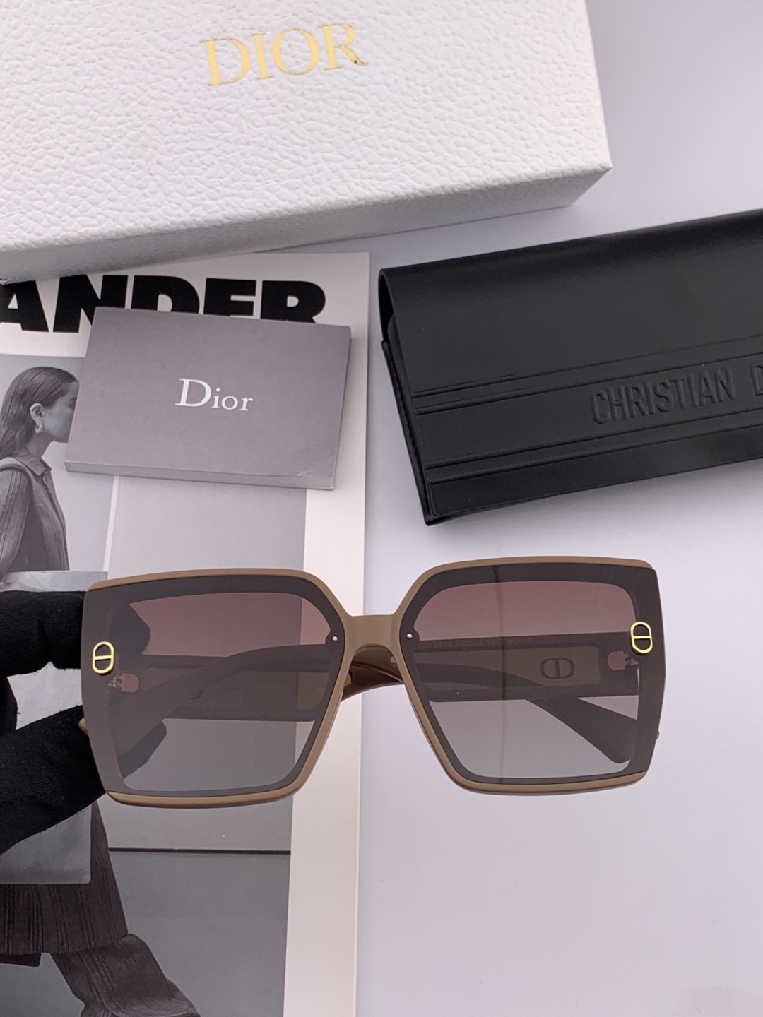 【DIOR-迪奥】开春新款 潮流爆款 时尚方框偏光太阳镜 高品质 佩戴舒适 网红潮款墨镜 型号 CD09