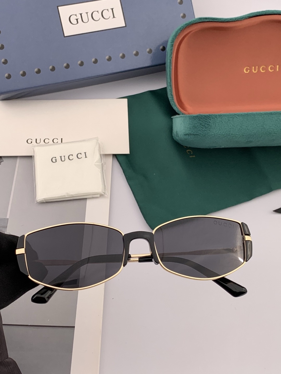 🔺 Gucci 🔻官方新款 众多明星同款[色]‼️‼️新款大框偏光墨镜 🌈🌈宝丽来超清加厚太阳镜🔝🔝型号