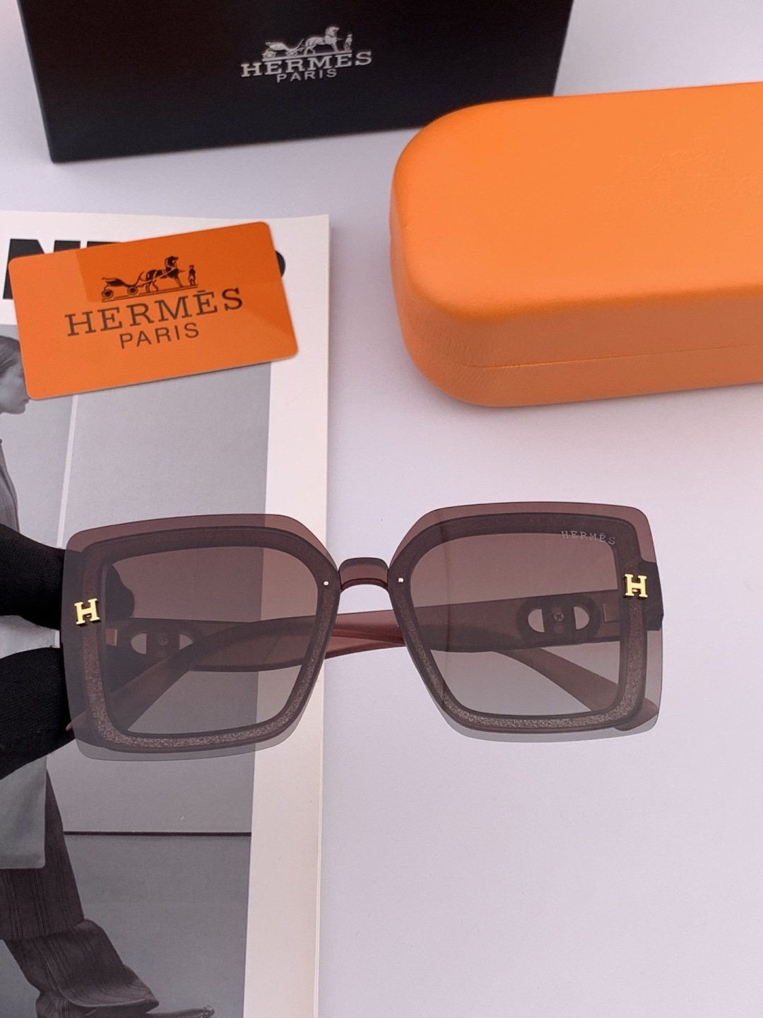 HERMES 爱马仕 开春新款🎈原版出货 网红超爆款💙经典奢华全球风[强][酷][亲亲] 时尚方框太阳镜