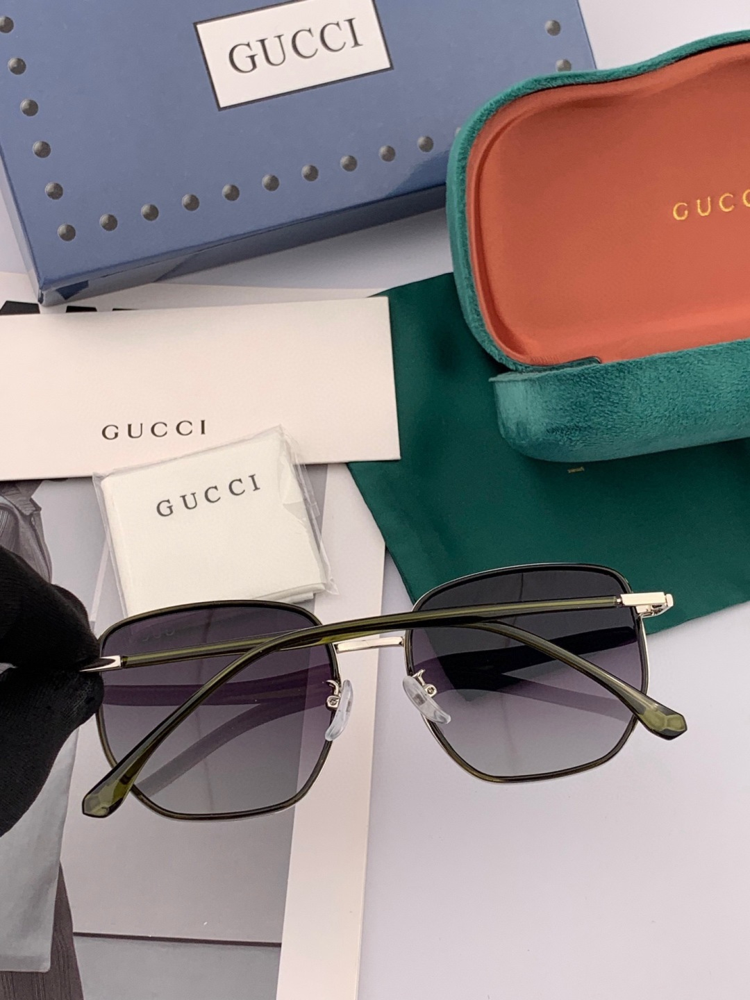 GUCCI 开春新款太阳镜 各路网红纷纷带起气场满分‼️ 俏皮甜美.上脸效果更佳.金属质感超好 型号：G