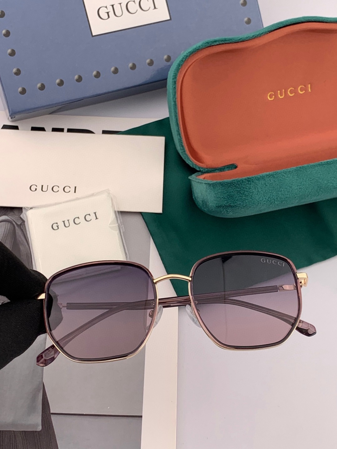 GUCCI 开春新款太阳镜 各路网红纷纷带起气场满分‼️ 俏皮甜美.上脸效果更佳.金属质感超好 型号：G