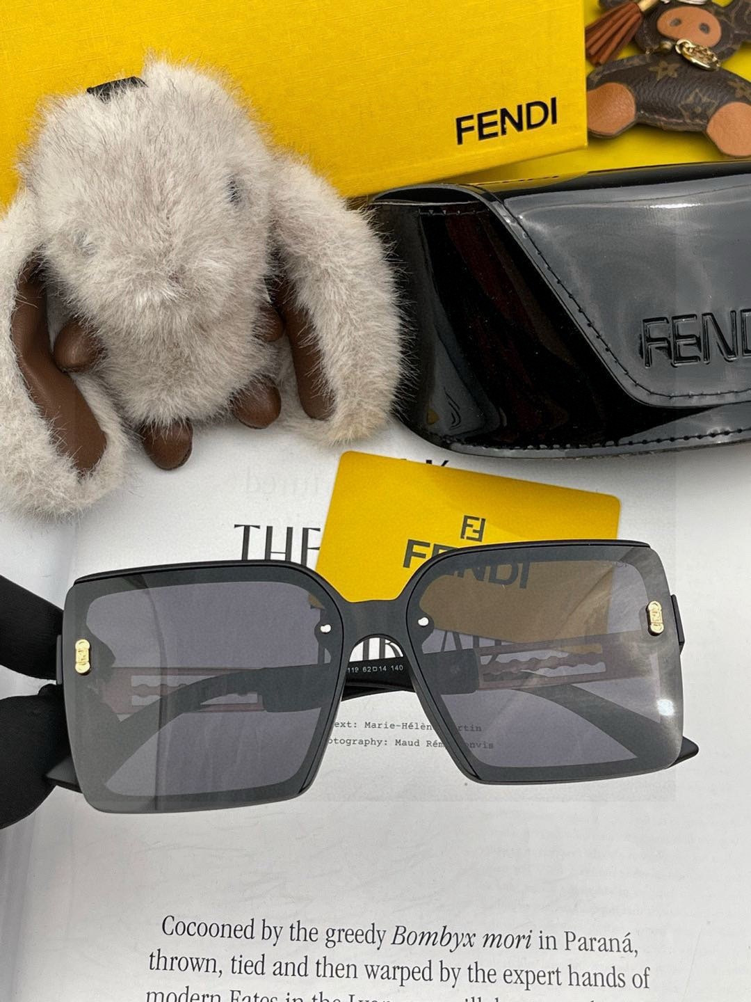 🔺 【芬迪】开春新款 潮流爆款 时尚方框偏光太阳镜 高品质 佩戴舒适 网红潮款墨镜 女士高清偏光太阳镜🕶