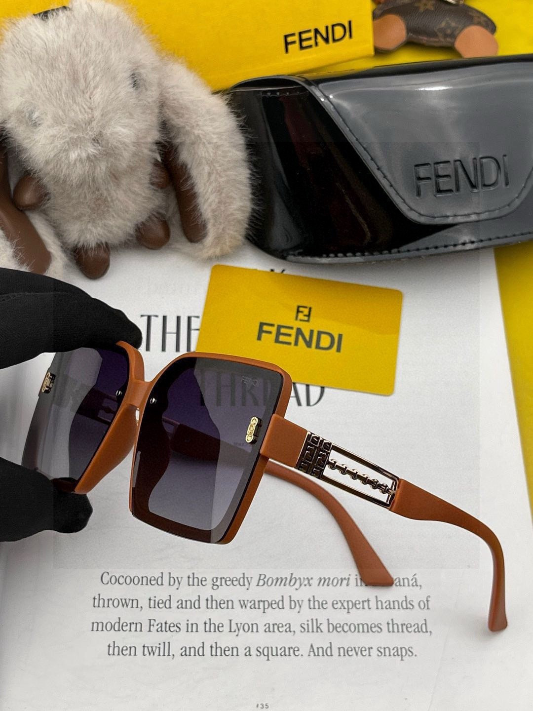 🔺 【芬迪】开春新款 潮流爆款 时尚方框偏光太阳镜 高品质 佩戴舒适 网红潮款墨镜 女士高清偏光太阳镜🕶