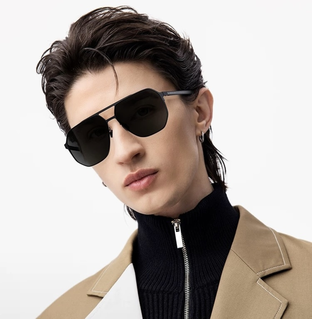 LV 男款炫彩飞行员偏光太阳镜 ❤️材质：高清尼龙加厚卡槽高清偏光镜片 🌹无边框镜架💕颜👍型号：L622