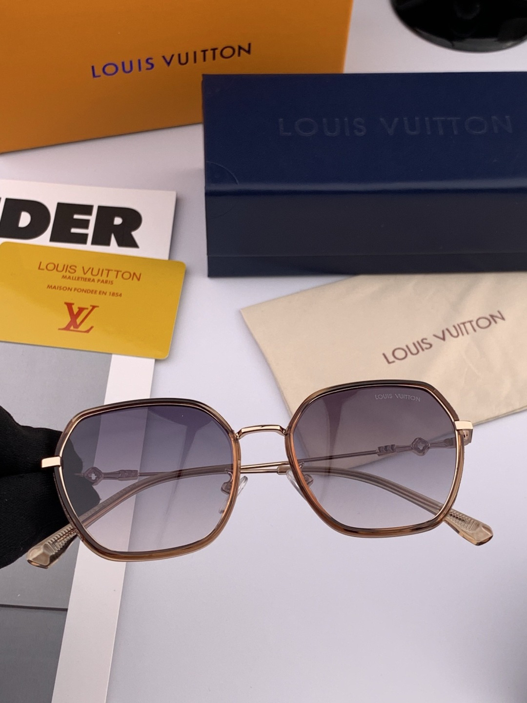 LV 太阳镜潮品官网模特同款 [玫瑰][玫瑰]四叶草🍀精致个性设计简约时尚 高品质值得拥有绝对潮爆整个夏