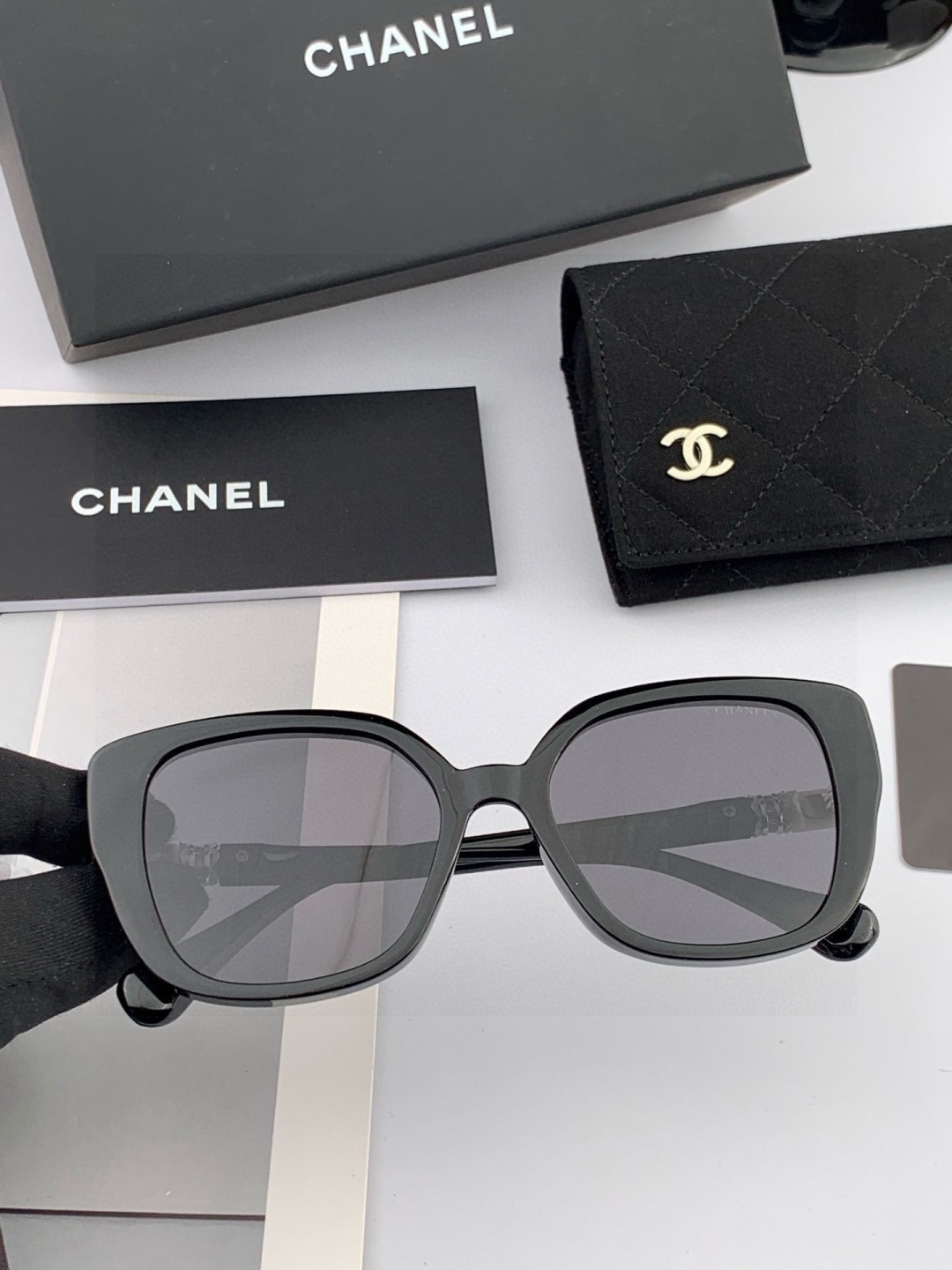 【CHANEL】香奈儿 新款潮流爆款 时尚方框太阳镜 佩戴舒适 网红潮款墨镜 女士高清加厚偏光太阳镜🕶️