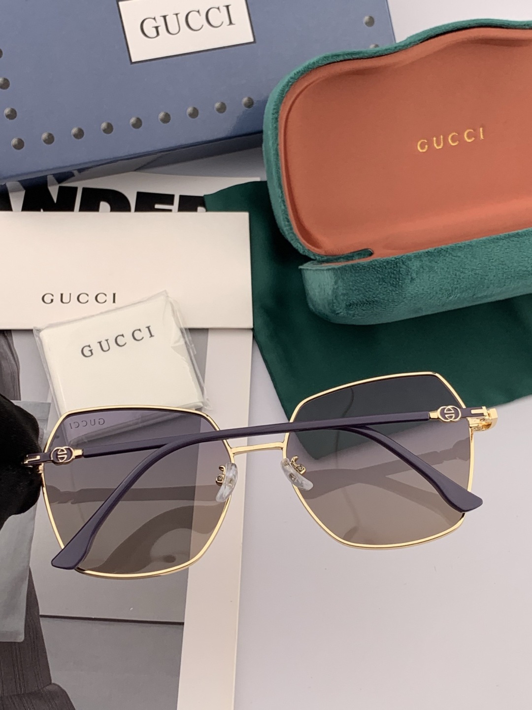 🔺 Gucci 🔻官方新款 众多明星同款[色]‼️‼️新款大框偏光墨镜 🌈🌈宝丽来超清加厚太阳镜🔝🔝型号