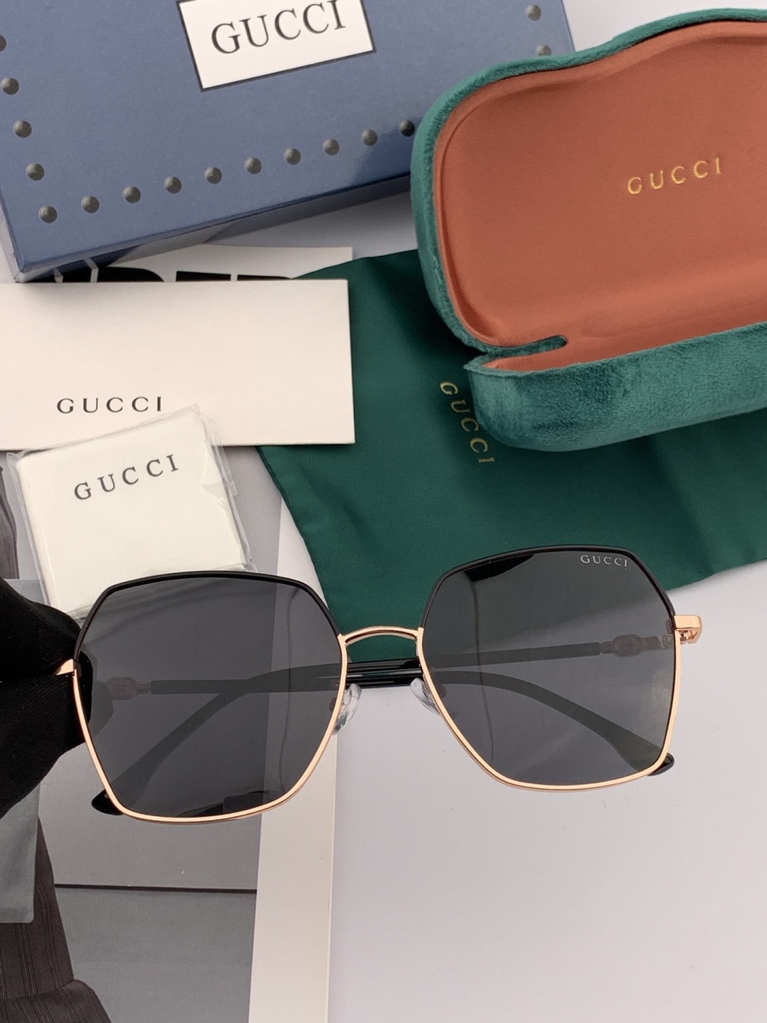 🔺 Gucci 🔻官方新款 众多明星同款[色]‼️‼️新款大框偏光墨镜 🌈🌈宝丽来超清加厚太阳镜🔝🔝型号