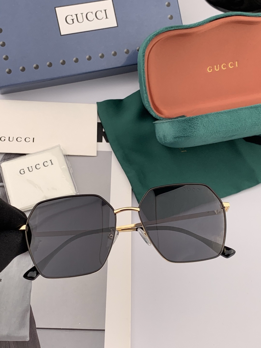 🔺 Gucci 🔻官方新款 众多明星同款[色]‼️‼️新款大框偏光墨镜 🌈🌈宝丽来超清加厚太阳镜🔝🔝型号