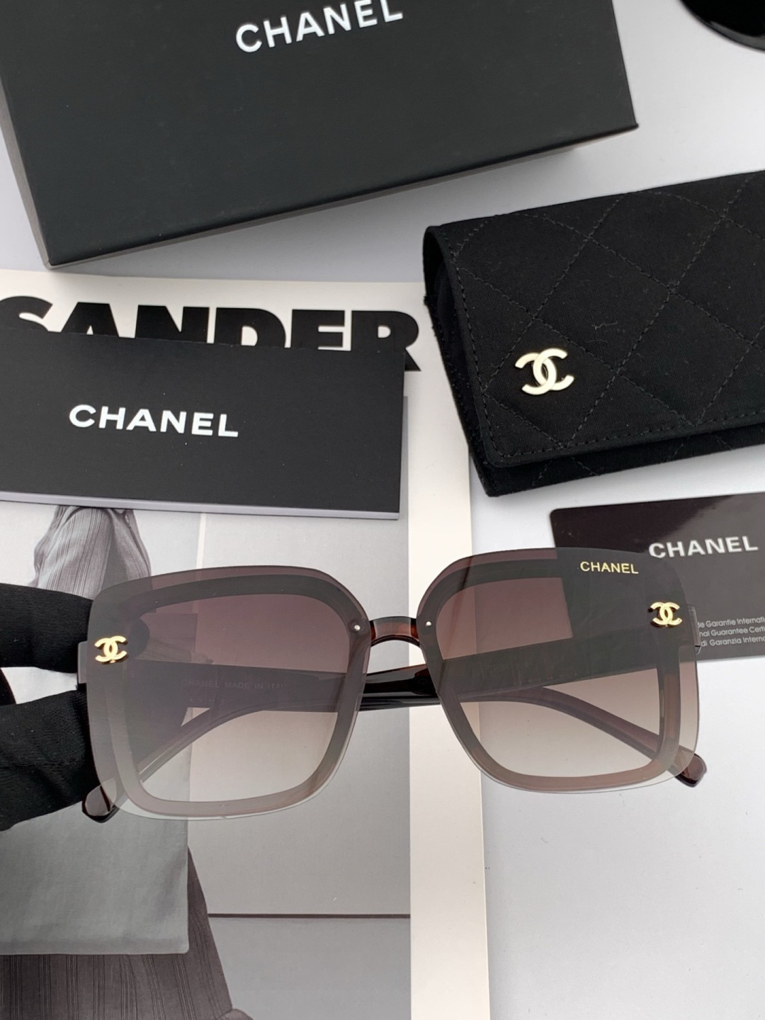 Chanel大框太阳镜墨镜 经典的方框设计，不挑脸型，无论搭配大衣还是连衣裙都非常显气质偏光镜片预防紫外