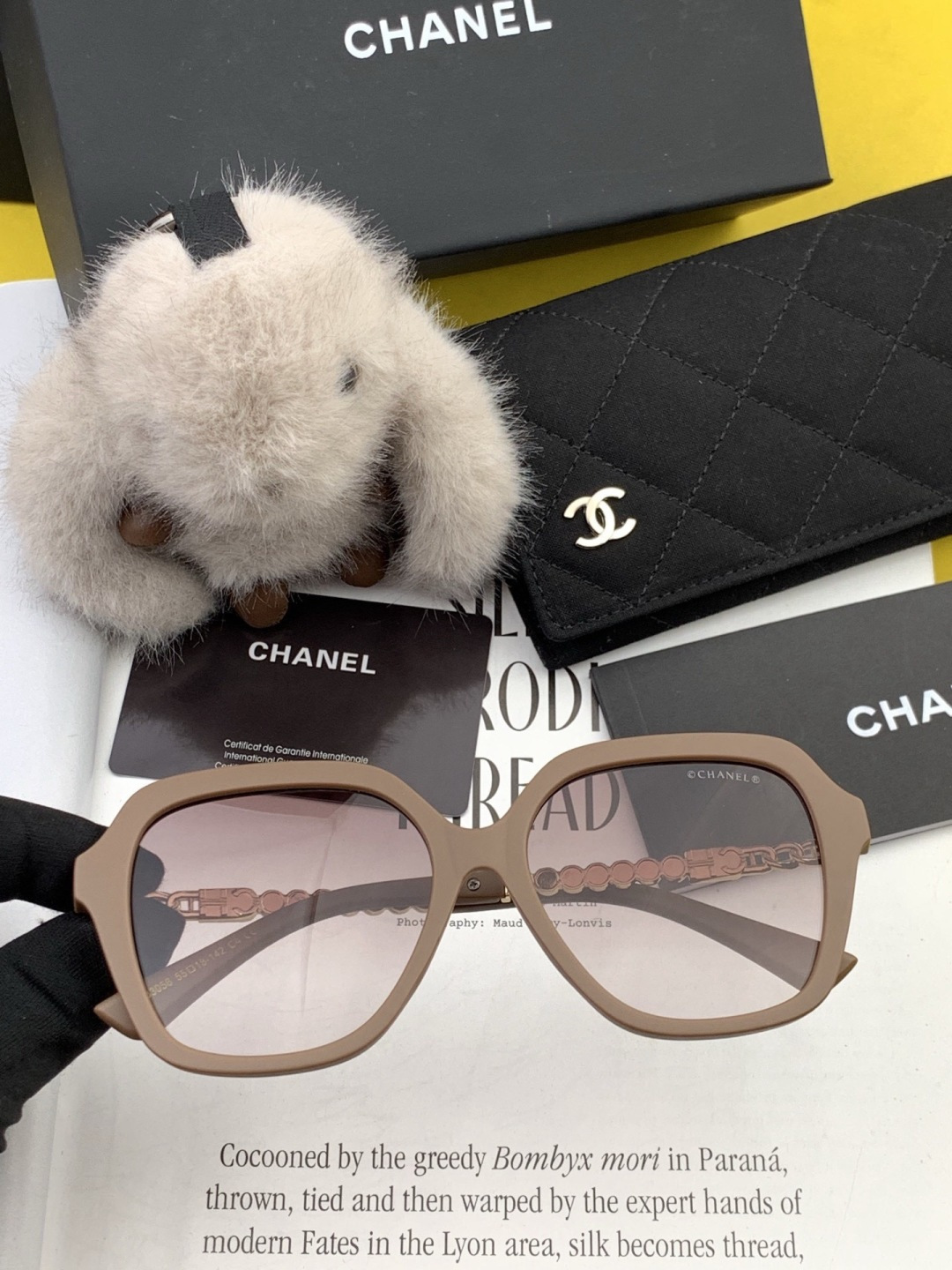新品CHANEL 香奈儿太阳镜以独特魅力和前卫风格诠释春夏最新眼镜，质感超好佩带舒适 型号：CH6305