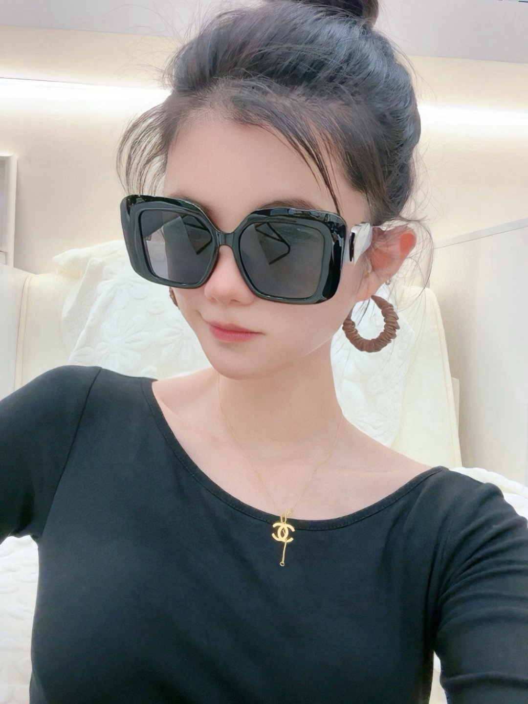 新品CHANEL 香奈儿太阳镜以独特魅力和前卫风格诠释春夏最新眼镜，质感超好佩带舒适 型号：CH8551