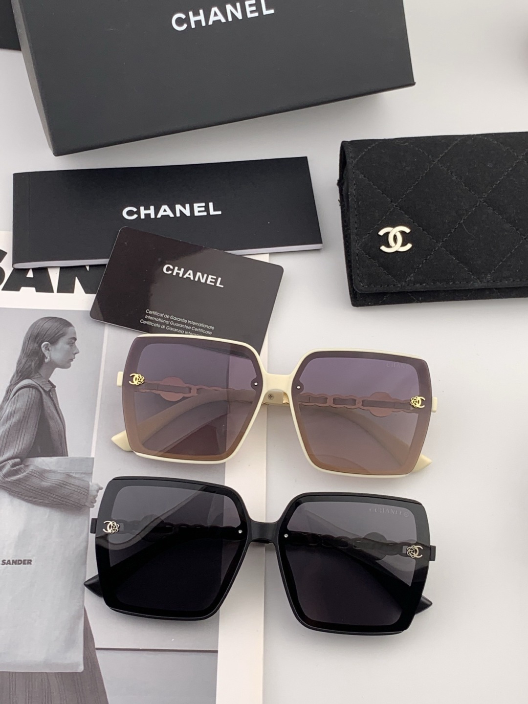 香奈儿 开春新款太阳镜 各路网红纷纷带起气场满分‼️ 俏皮甜美.上脸效果更佳.金属质感超好 型号：CH0