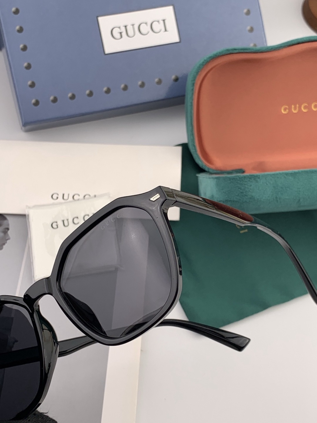 Gucci古奇 新款连体驶驾镜墨镜出行必众备多明星同款 太阳镜 男女太士阳镜飞行 型号：G6358