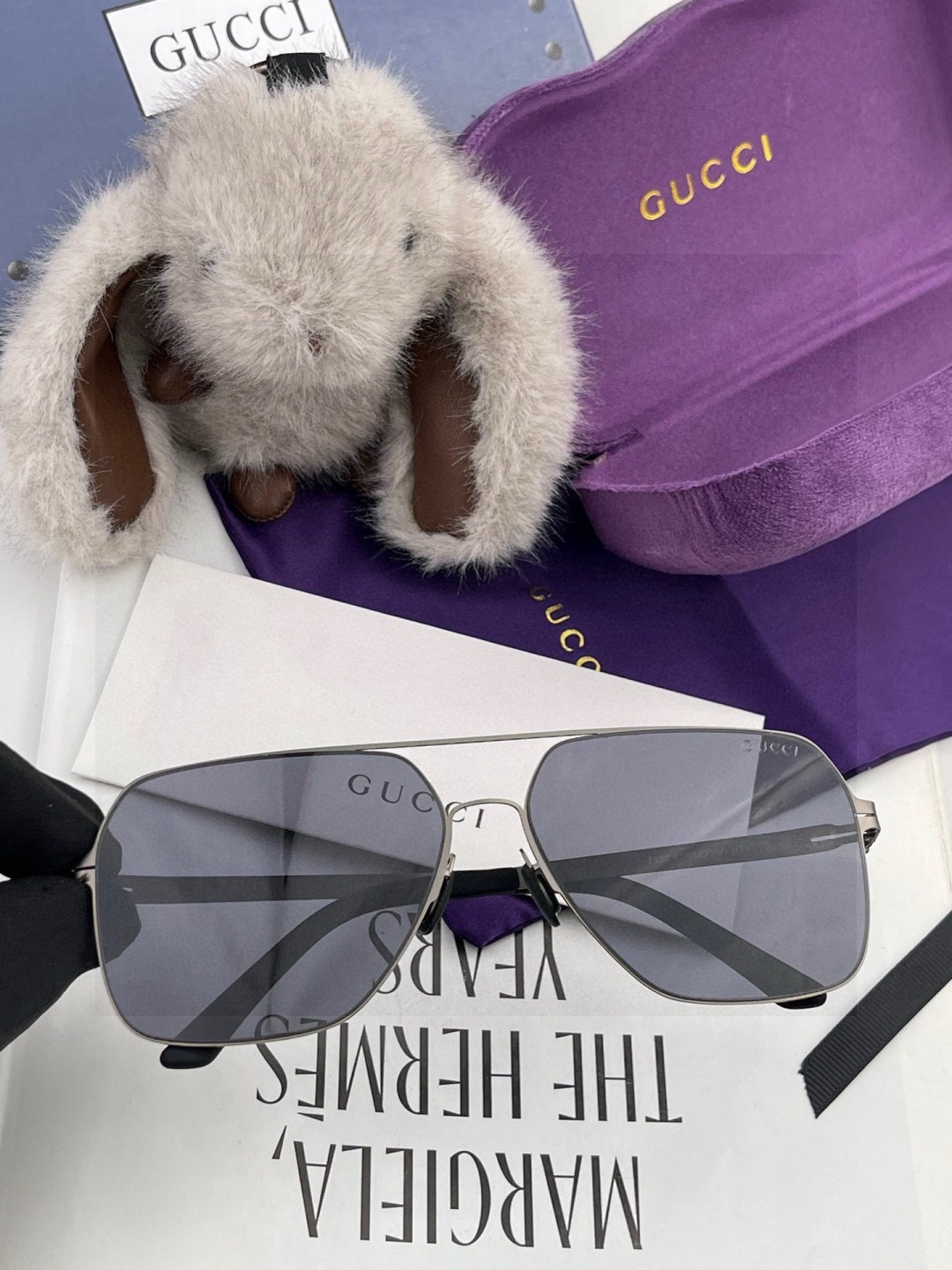 GUCC* 新款男女情侣款太阳iP电镀永不褪色 卖点：超轻超有弹性整幅眼镜无螺丝重要的是压不坏、镜片：高