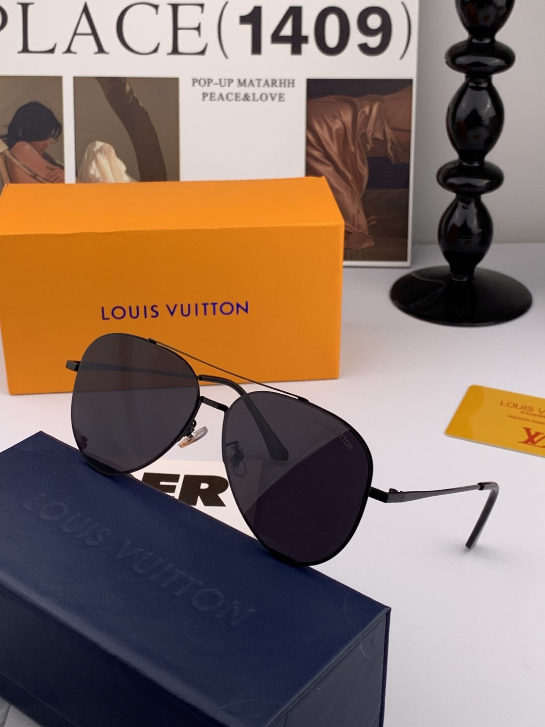 LV 男款炫彩飞行员偏光太阳镜 ❤️材质：高清尼龙加厚卡槽高清偏光镜片 🌹无边框镜架💕颜👍型号：L589