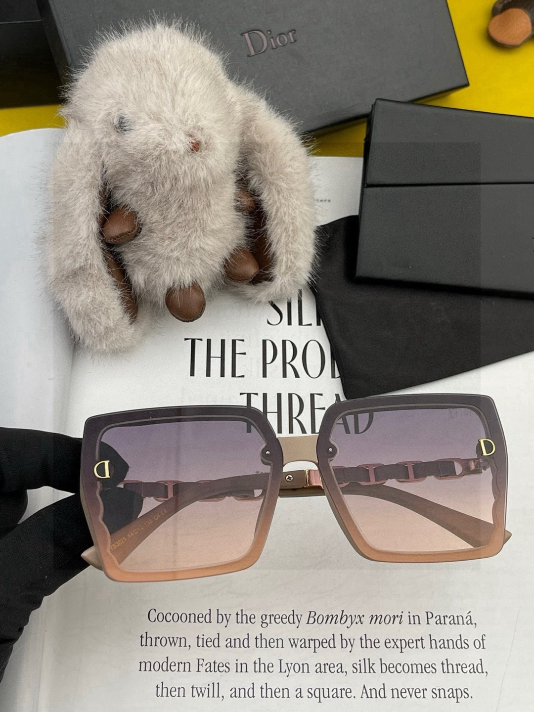 DIOR 开春新款🎈原版出货 网红超爆款💙经典奢华全球风[强][酷][亲亲] 时尚方框太阳镜[得意] 气