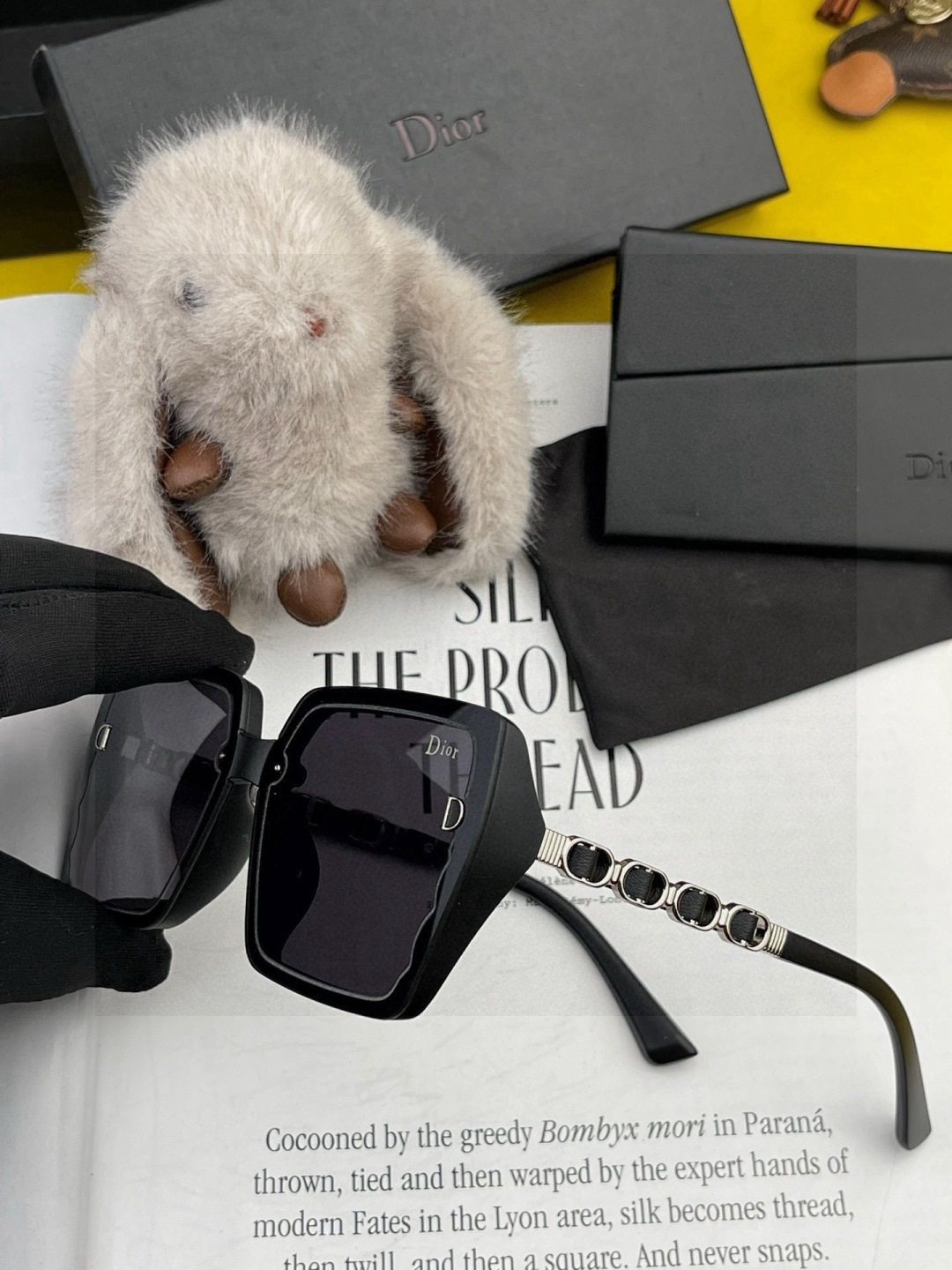 DIOR 开春新款🎈原版出货 网红超爆款💙经典奢华全球风[强][酷][亲亲] 时尚方框太阳镜[得意] 气