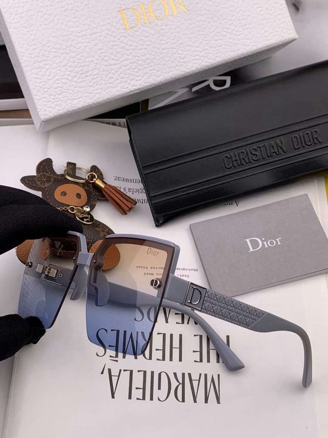 🔺 【DIOR-迪奥】开春新款 潮流爆款 时尚方框太阳镜 高品质 佩戴舒适 网红潮款墨镜 型号：D980