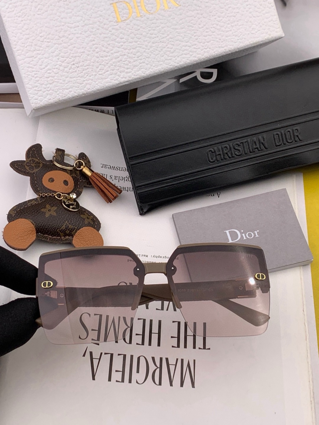 🔺 【DIOR-迪奥】开春新款 潮流爆款 时尚方框太阳镜 高品质 佩戴舒适 网红潮款墨镜 型号：D980