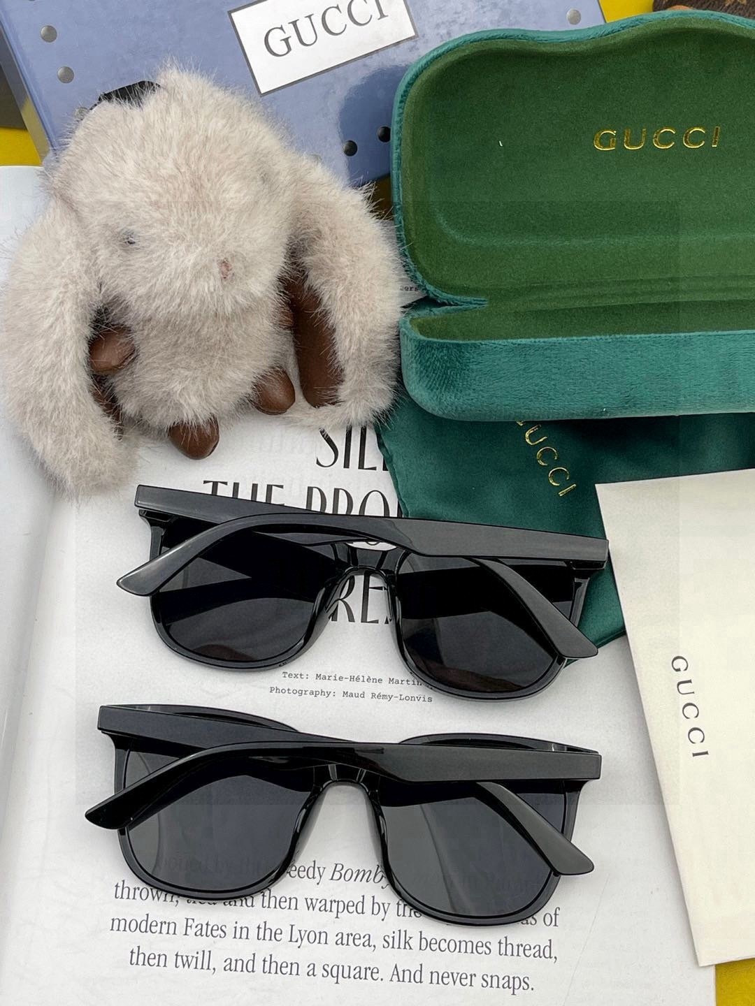 超好看 潮酷【GUCCI】古驰 新款款太阳镜以独特魅力和前卫风格诠释春夏最新眼镜，以方框设计，中梁连体质