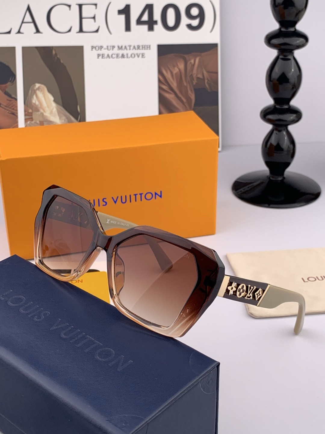 LV 开春新款 潮流爆款 时尚方框太阳镜 高品质 佩戴舒适 网红潮款墨镜 型号L5230