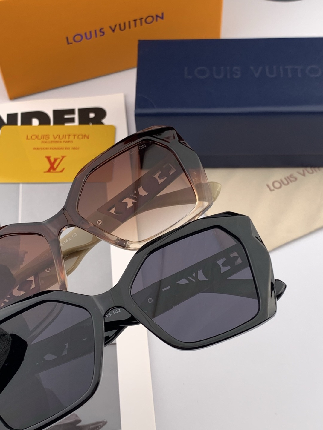 LV 开春新款 潮流爆款 时尚方框太阳镜 高品质 佩戴舒适 网红潮款墨镜 型号L5230